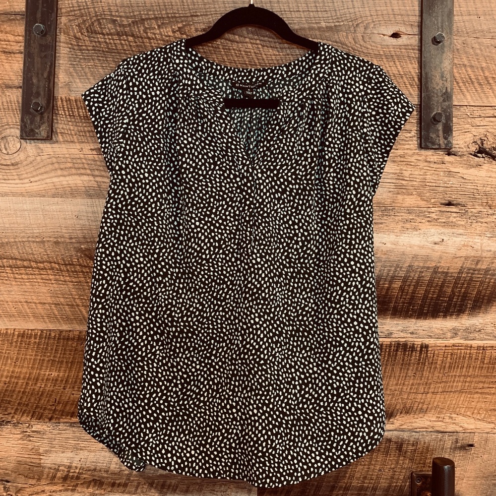 EUC - 41 Hawthorne - Sleeveless Blouse - Green and White - Medium